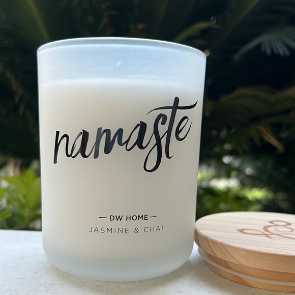 Jasmine & Chai DW Home Scented Candle - Picture 10 of 15